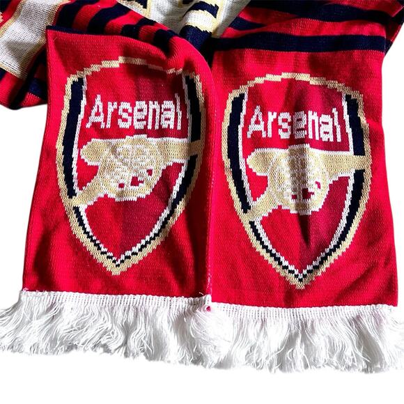 Sold - please do not buy Football Club Red Knit Scarf UK Soccer Gunner Crest - Picture 2 of 5
